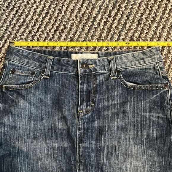 Maurices Denim Skirt Beaded Back Pockets Size 7/8 - Picture 5 of 9